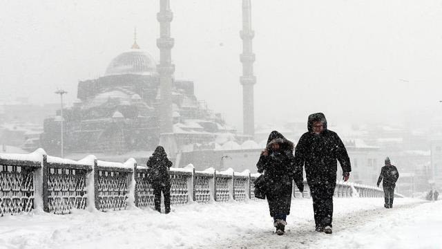 İstanbul'a gelişlerde yoğun kar yağışı ve tipi nedeniyle tüm araçların Bursa, Yalova, İzmit, Kocaeli, Sakarya ve Düzce'de uygun yerlerde bekletilece